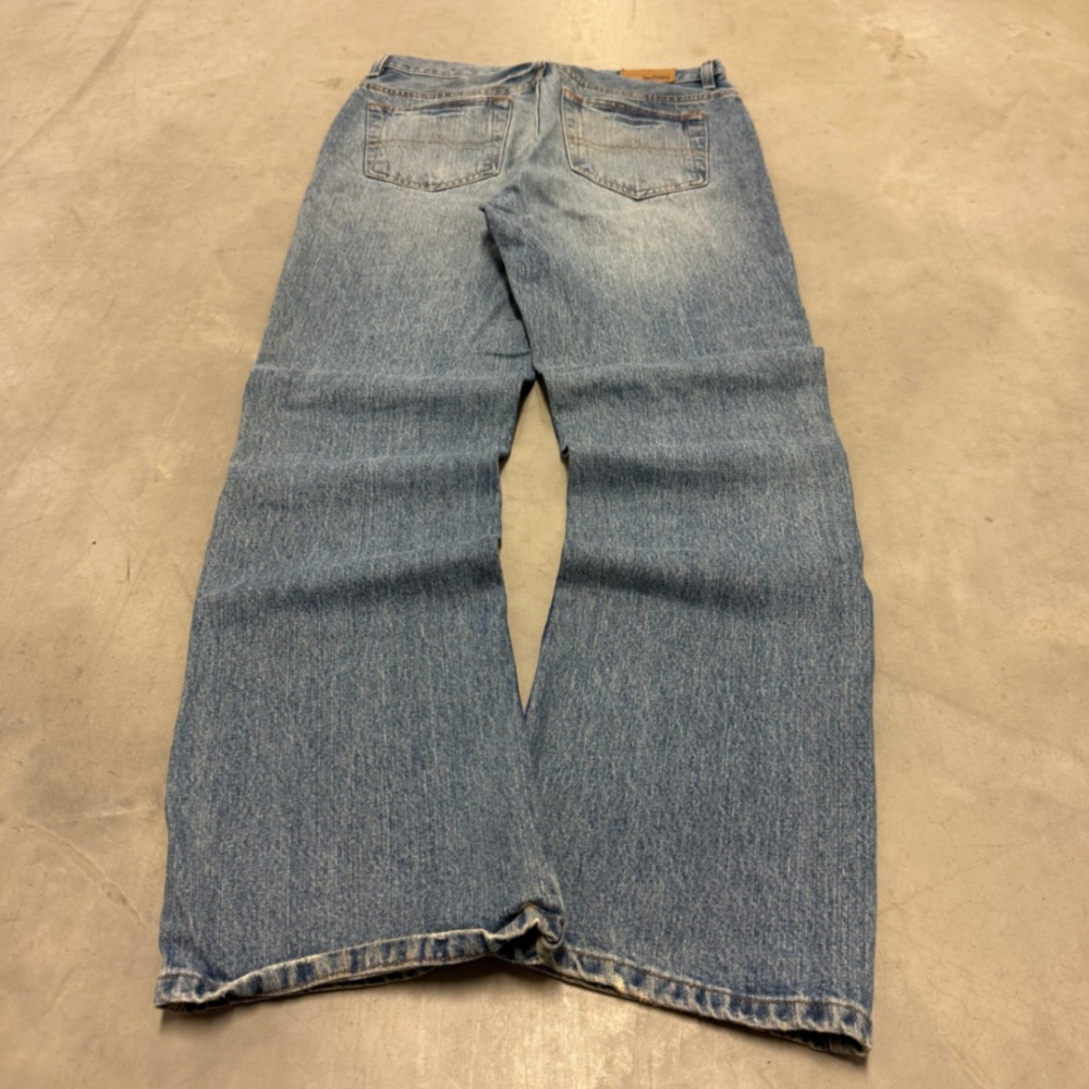 Urban Pipeline Relaxed Bootcut Jeans Mens 30x30 Light Wash Cotton Denim 863
